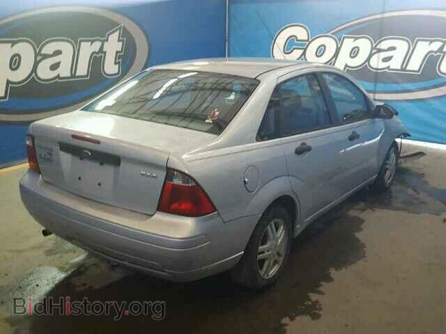 2005 FORD FOCUS - VIN: 1FAFP34N25W211031 - Фото 4