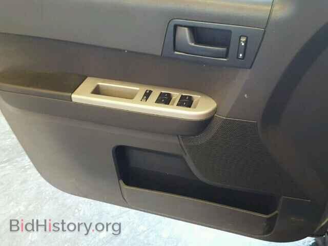 2011 FORD ESCAPE - VIN: 1FMCU0D77BKC21722 - Photo 9