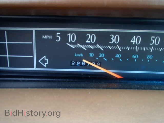 1993 CADILLAC DEVILLE - VIN: 1G6CD53B0P4218246 - Фото 8