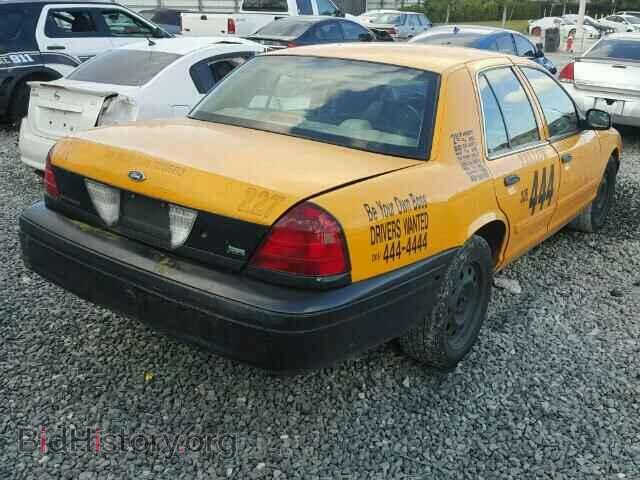 2011 FORD CROWN VIC - VIN: 2FABP7BV2BX103209 - Фото 4