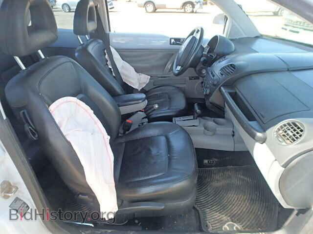 2000 VOLKSWAGEN BEETLE - VIN: 3VWCA21C4YM492780 - Фото 5