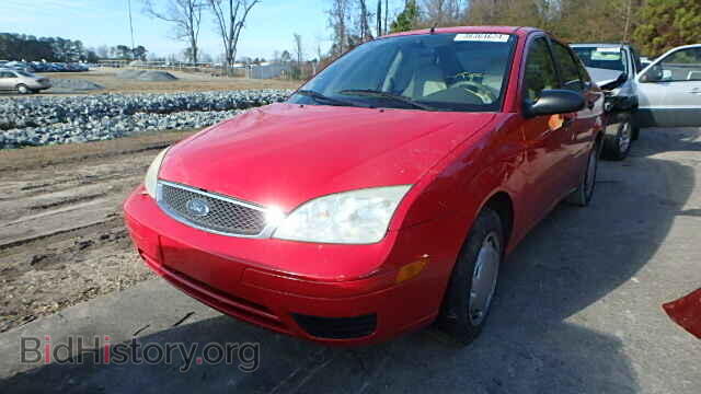 2005 FORD FOCUS - VIN: 1FAFP34NX5W158028 - Photo 2