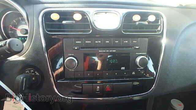 2012 CHRYSLER 200 - VIN: 1C3CCBAB5CN320412 - Фото 8