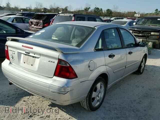 2005 FORD FOCUS - VIN: 1FAFP34N65W233484 - Photo 4