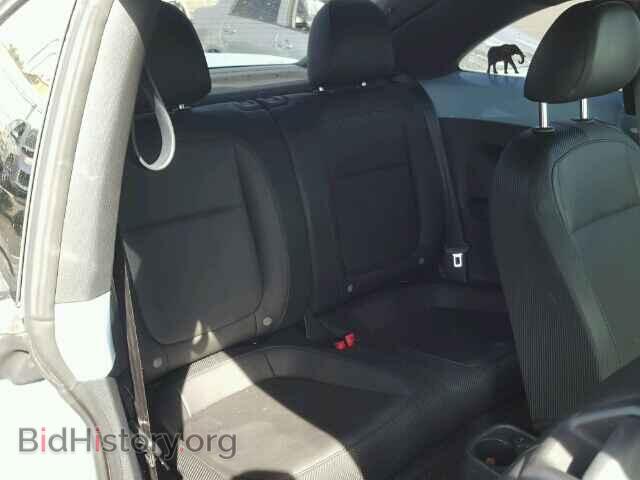 2012 VOLKSWAGEN BEETLE - VIN: 3VWJP7ATXCM653581 - Фото 6