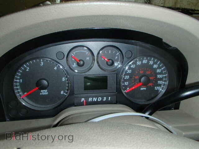 2004 FORD FREESTAR - VIN: 2FMDA58234BB08937 - Photo 8