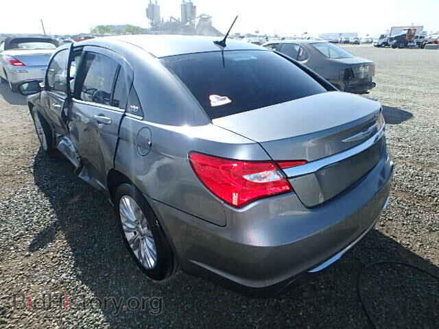 2012 CHRYSLER 200 - VIN: 1C3CCBAB8CN138574 - Фото 3
