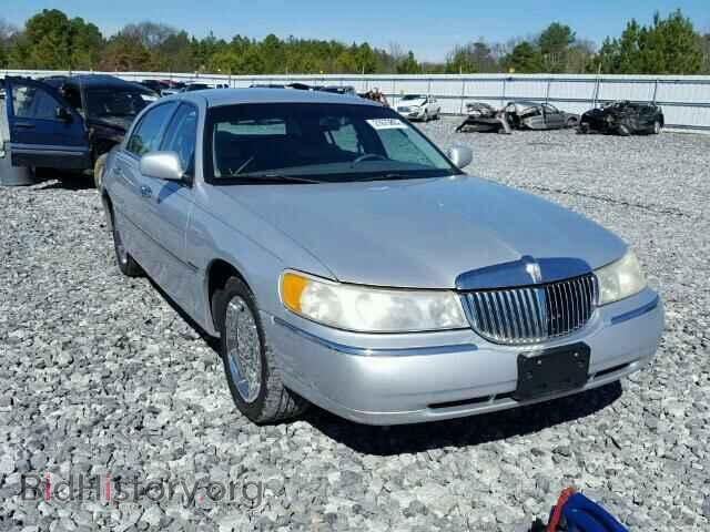 Photo 1LNHM82W9YY851987 - LINCOLN TOWNCAR 2000