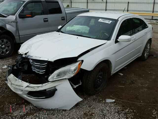2012 CHRYSLER 200 - VIN: 1C3CCBAB5CN210010 - Фото 2