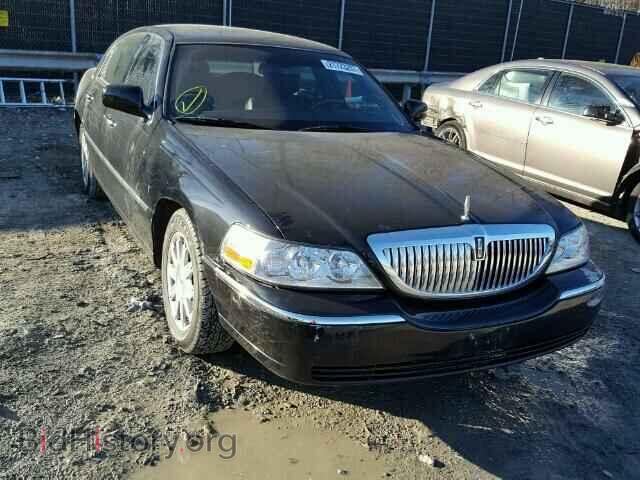 Photo 2LNBL8CV9BX761535 - LINCOLN TOWNCAR 2011