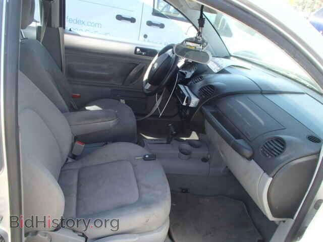 2000 VOLKSWAGEN BEETLE - VIN: 3VWCA21C4YM401197 - Фото 5
