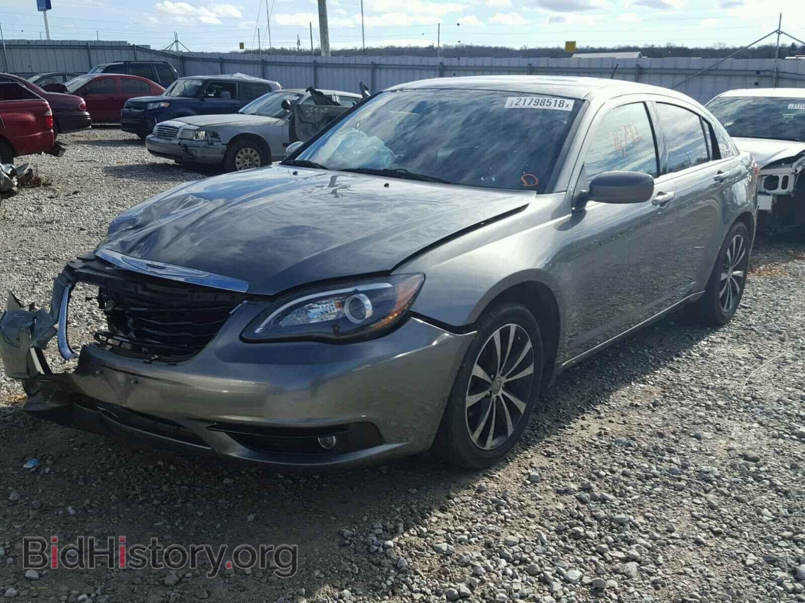 2012 CHRYSLER 200 - VIN: 1C3CCBHG5CN279281 - Фото 2