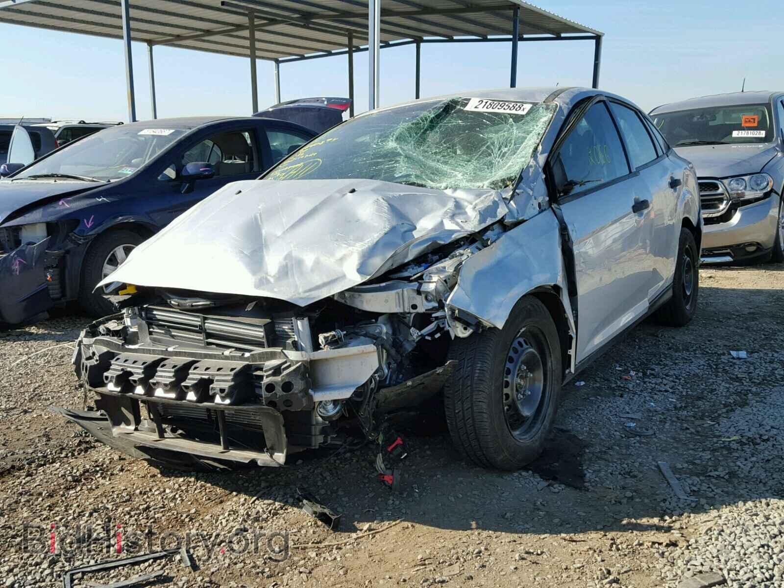 2017 FORD FOCUS - VIN: 1FADP3E24HL348201 - Photo 2
