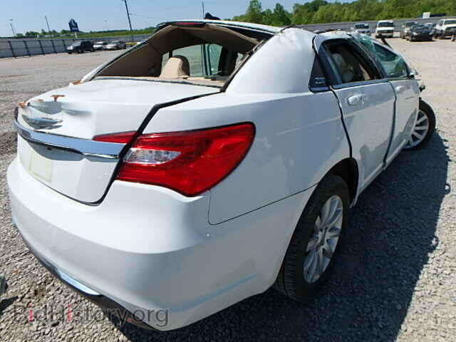 2013 CHRYSLER 200 - VIN: 1C3CCBBB2DN594781 - Photo 4