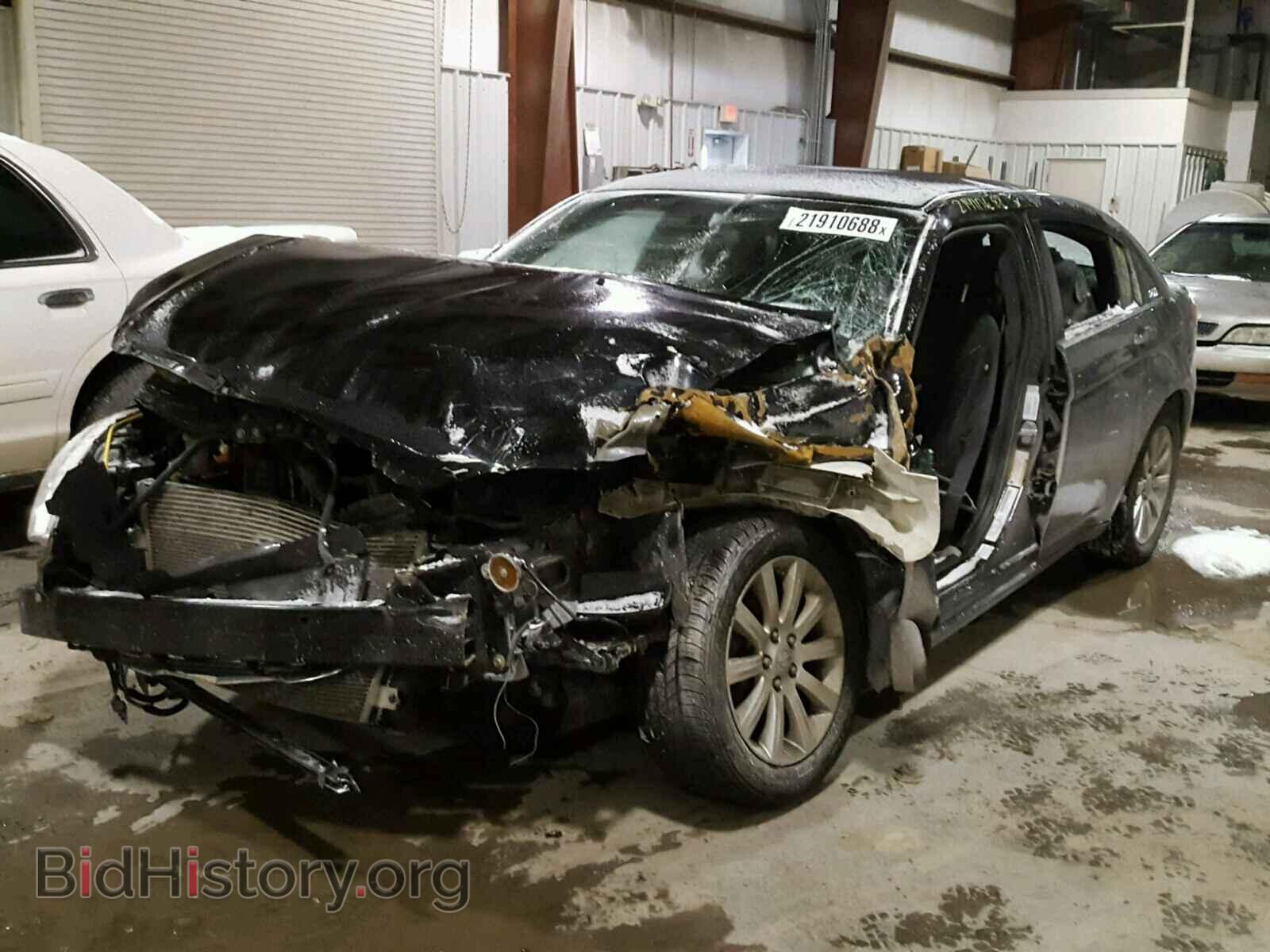 2012 CHRYSLER 200 - VIN: 1C3CCBBB2CN124720 - Фото 2