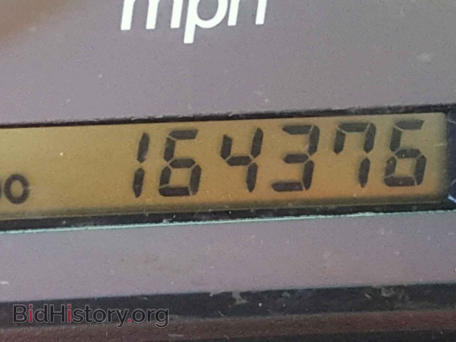 2000 MAZDA 626 - VIN: 1YVGF22C0Y5140767 - Фото 8