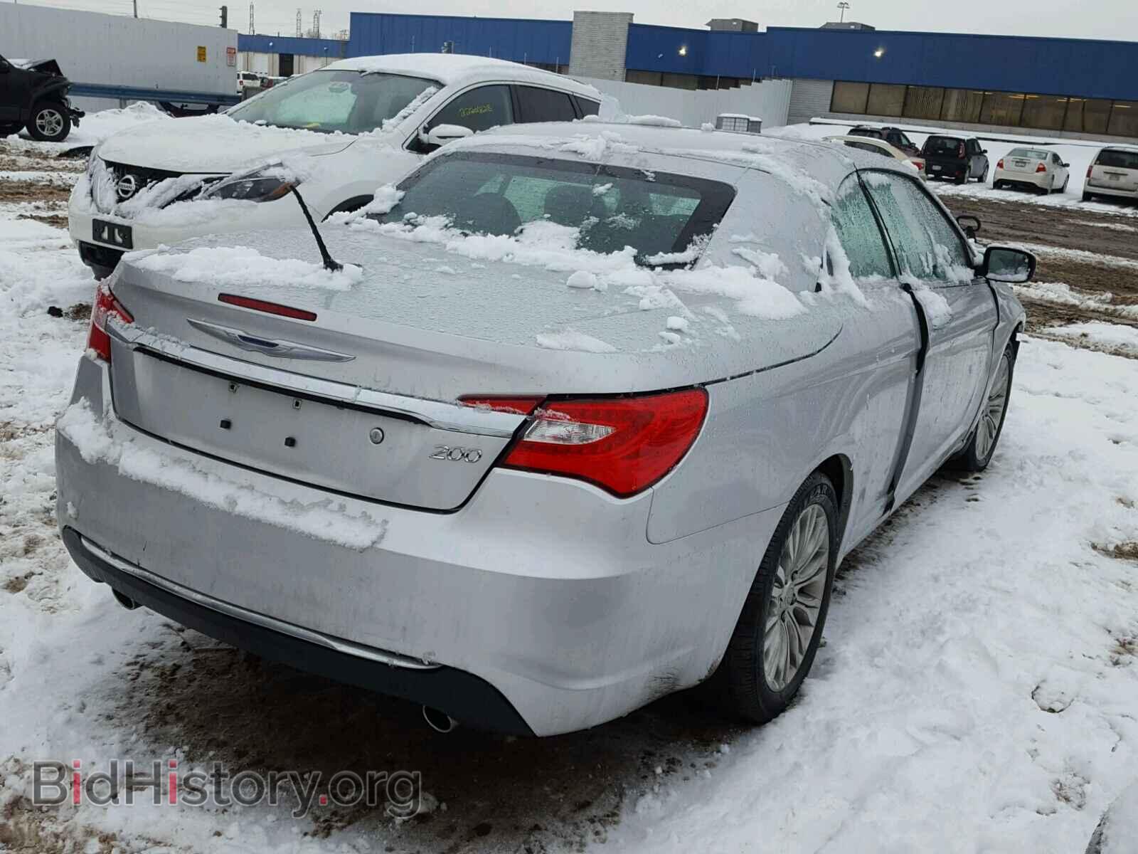 2011 CHRYSLER 200 - VIN: 1C3BC7EGXBN560570 - Фото 4