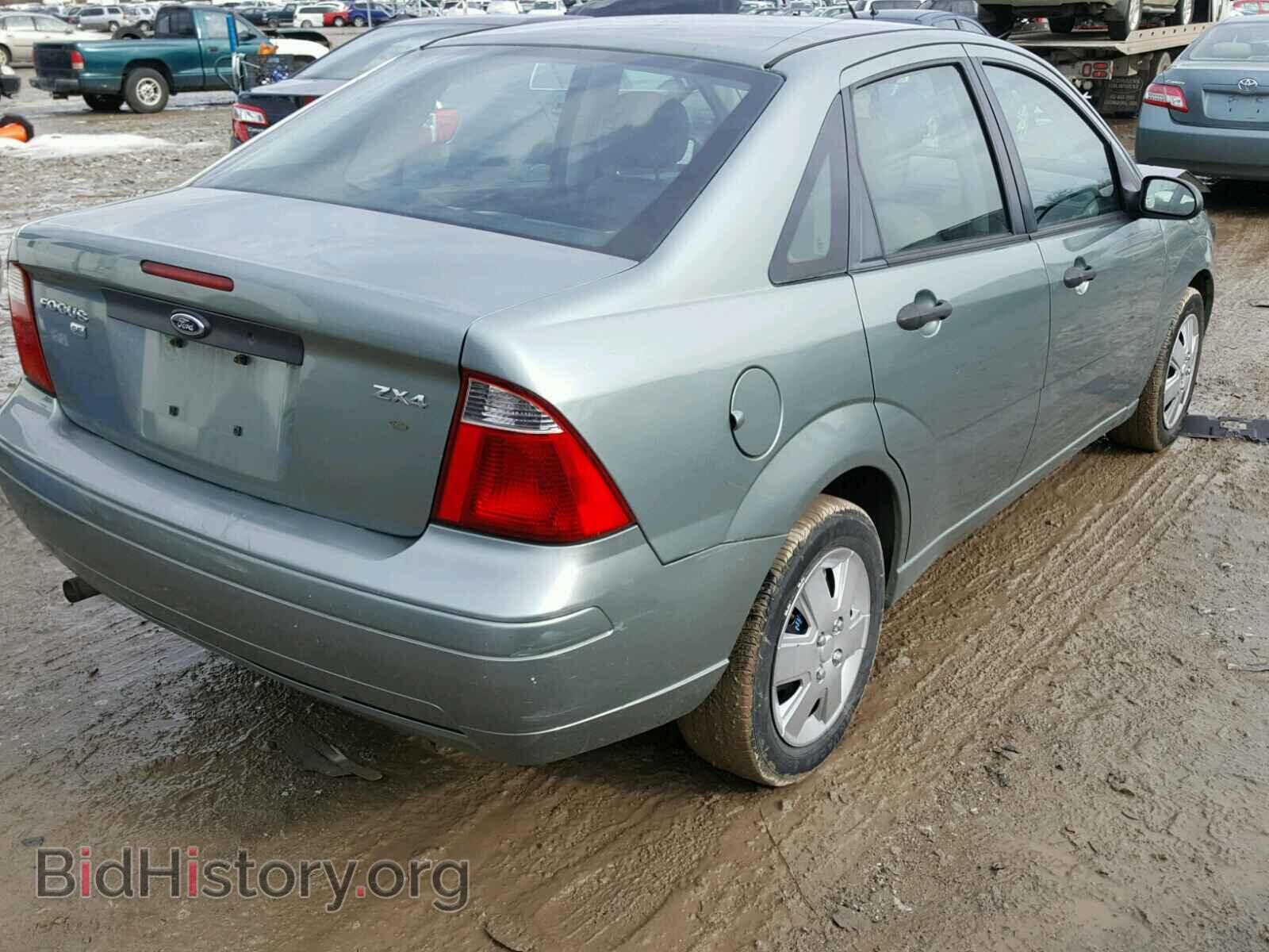 2006 FORD FOCUS - VIN: 1FAFP34N56W152932 - Photo 4