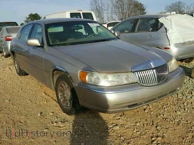 Photo 1LNHM82W9YY799843 - LINCOLN TOWNCAR 2000