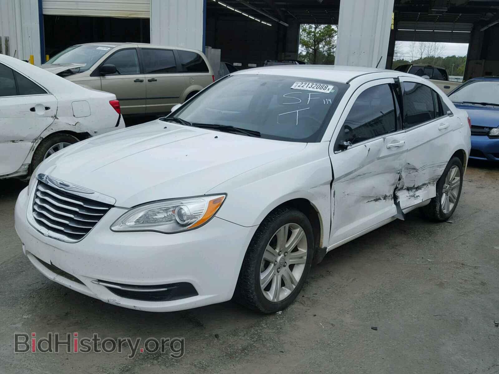 2013 CHRYSLER 200 - VIN: 1C3CCBBBXDN699729 - Фото 2