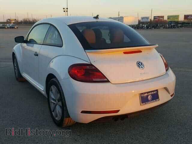 2017 VOLKSWAGEN BEETLE - VIN: 3VWF17AT6HM628059 - Фото 3