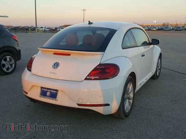 2017 VOLKSWAGEN BEETLE - VIN: 3VWF17AT6HM628059 - Фото 4