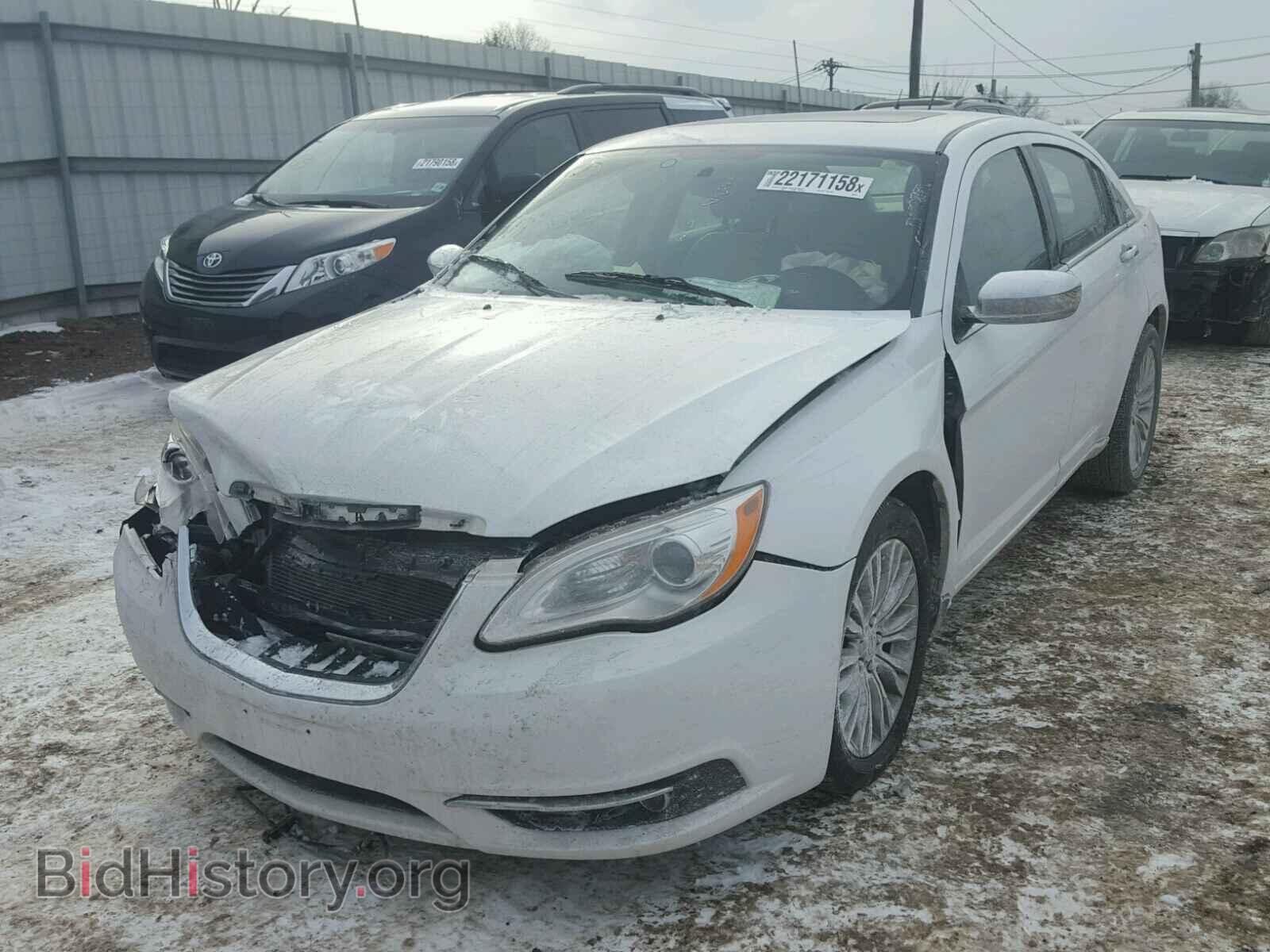 2011 CHRYSLER 200 - VIN: 1C3BC2FG6BN567873 - Фото 2