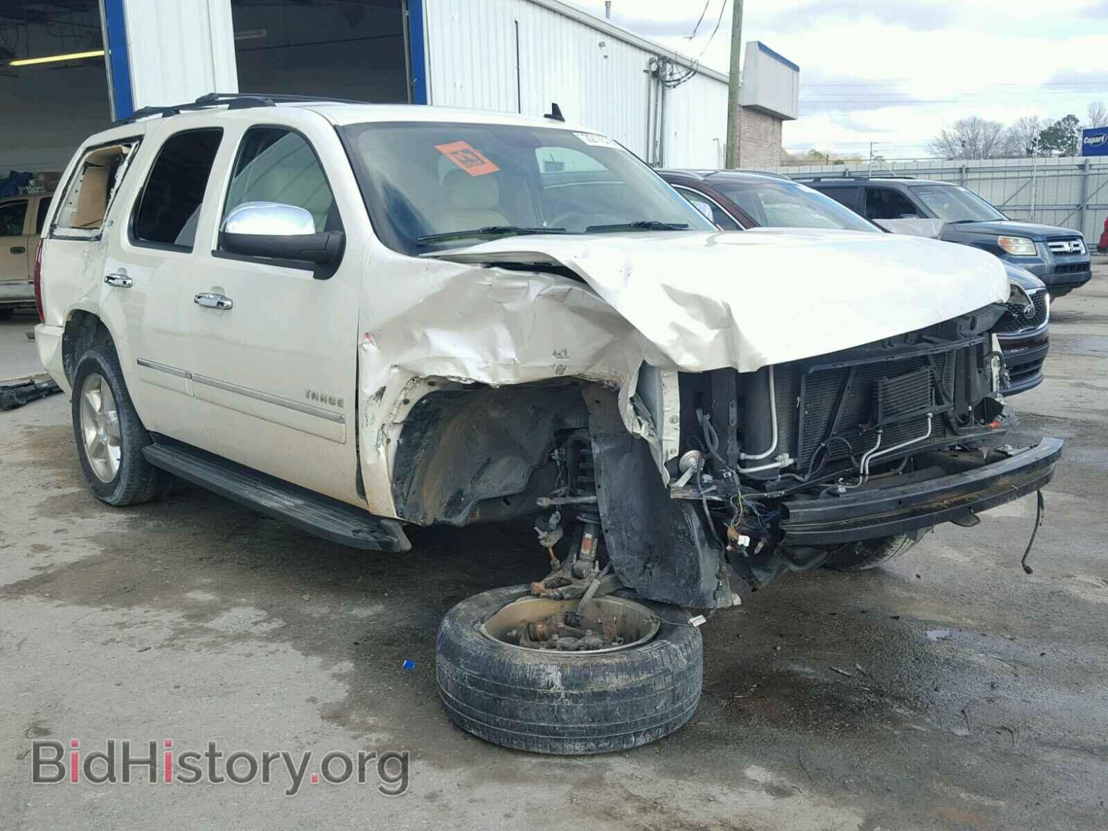 Photo 1GNSCCE03BR382279 - CHEVROLET TAHOE 2011