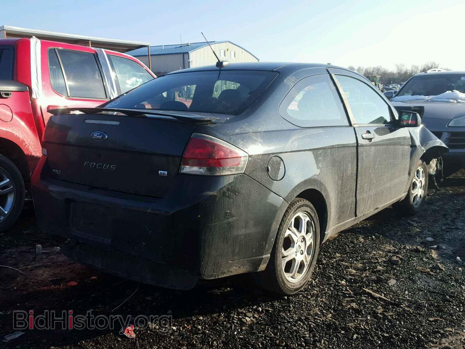 2009 FORD FOCUS - VIN: 1FAHP32NX9W179432 - Photo 4
