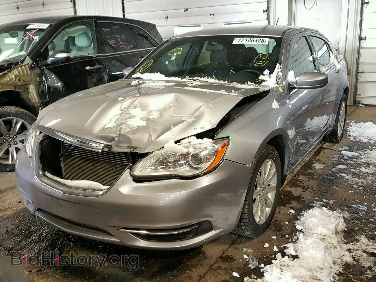 2013 CHRYSLER 200 - VIN: 1C3CCBBB9DN593269 - Фото 2