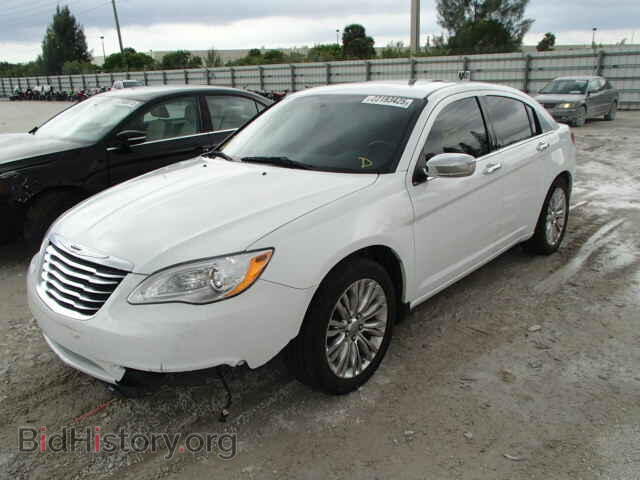 2011 Chrysler 200 (VIN 1C3BC2FGXBN548226) — фото 2 из 10