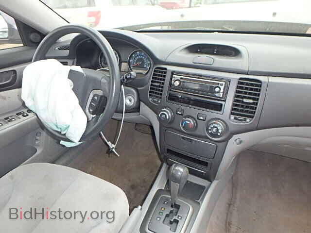 2006 KIA OPTIMA - VIN: KNAGE123565047837 - Фото 9