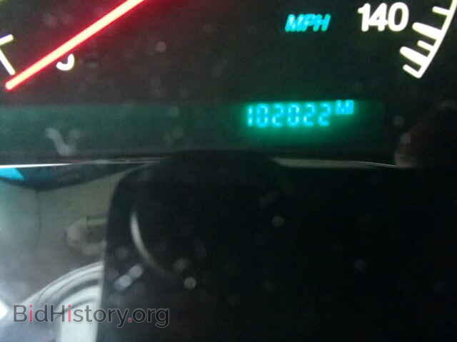 2000 CADILLAC DEVILLE - VIN: 1G6KF5796YU351236 - Photo 8