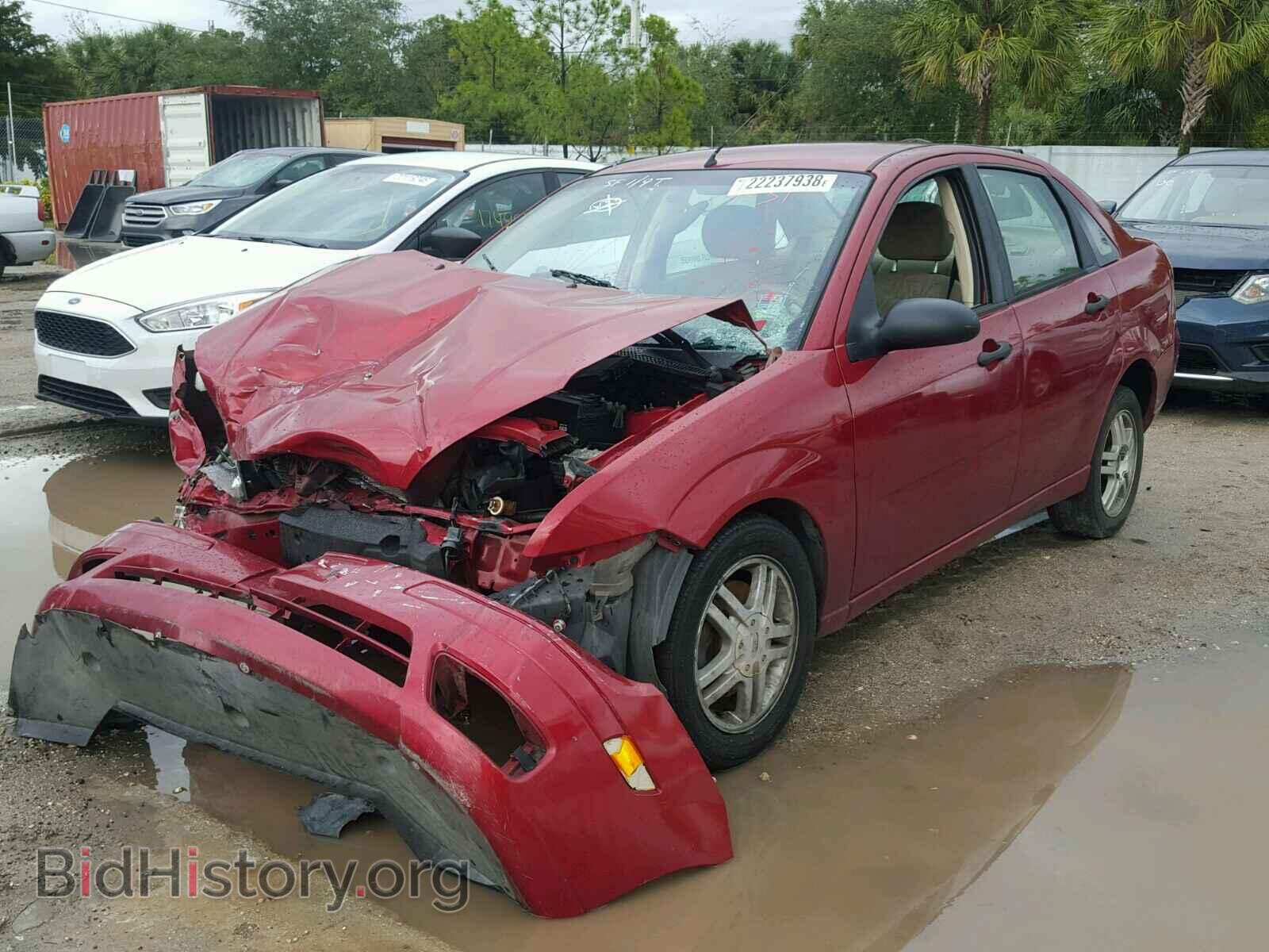 2005 FORD FOCUS - VIN: 1FAFP34N75W166765 - Фото 2