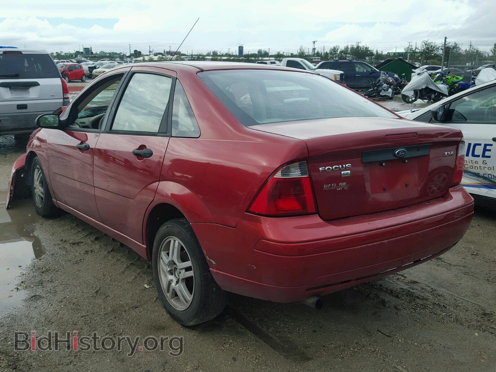 2005 FORD FOCUS - VIN: 1FAFP34N75W166765 - Фото 3