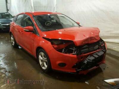 2014 Ford FOCUS Focus SE, красный — VIN 1FADP3K23EL269649, Copart
