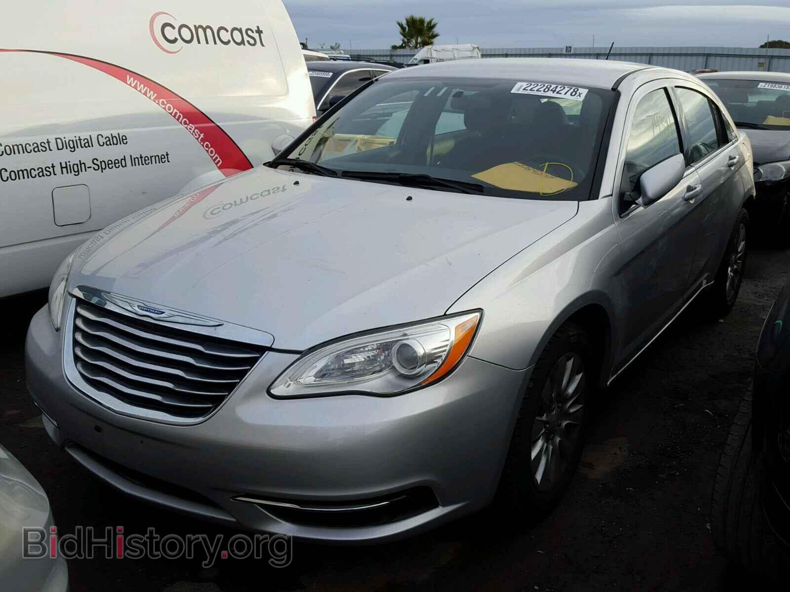 2012 CHRYSLER 200 - VIN: 1C3CCBAB8CN319898 - Фото 2