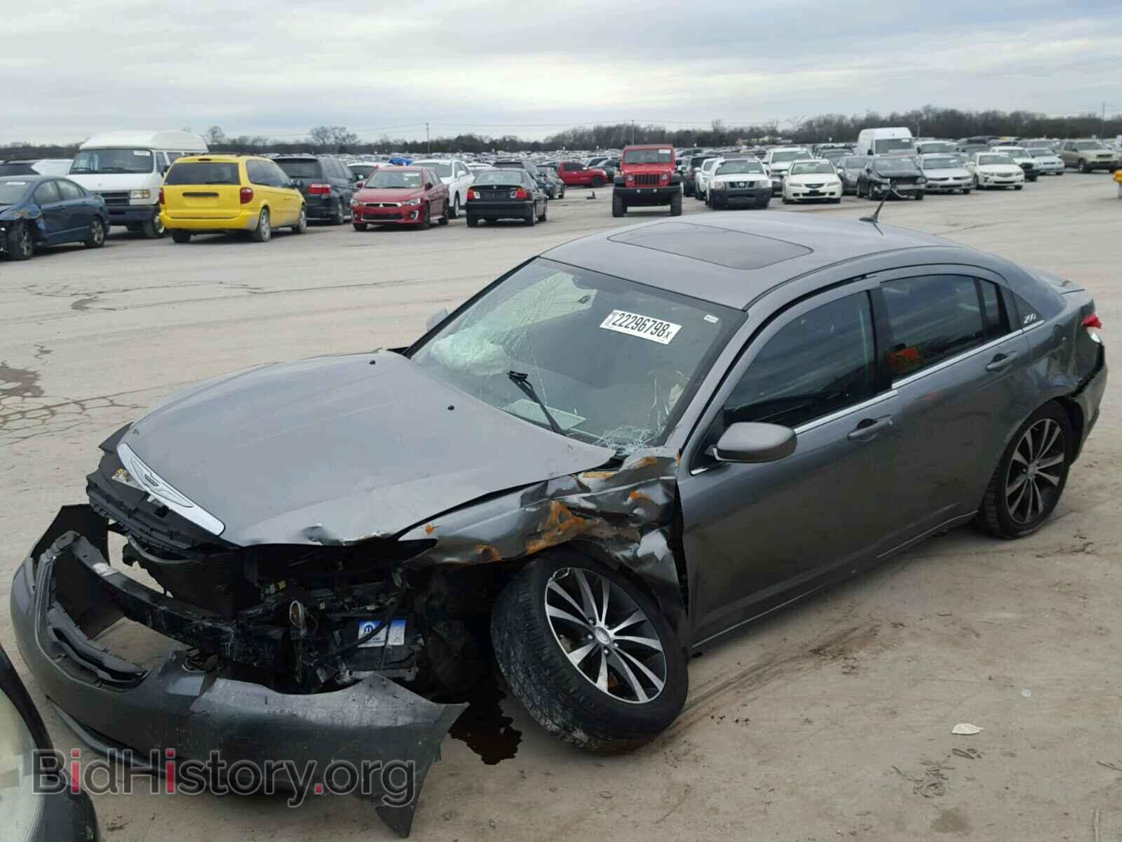 2011 CHRYSLER 200 - VIN: 1C3BC8FG3BN600962 - Photo 2