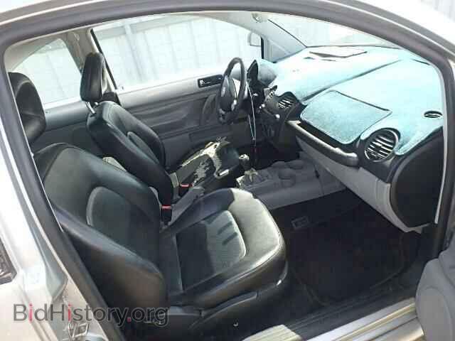 2000 VOLKSWAGEN BEETLE - VIN: 3VWCC21C8YM469528 - Фото 5