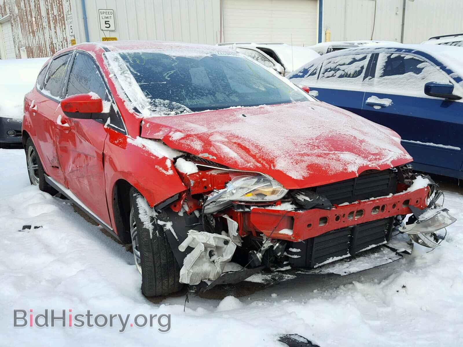 Photo 1FAHP3K24CL444585 - FORD FOCUS 2012