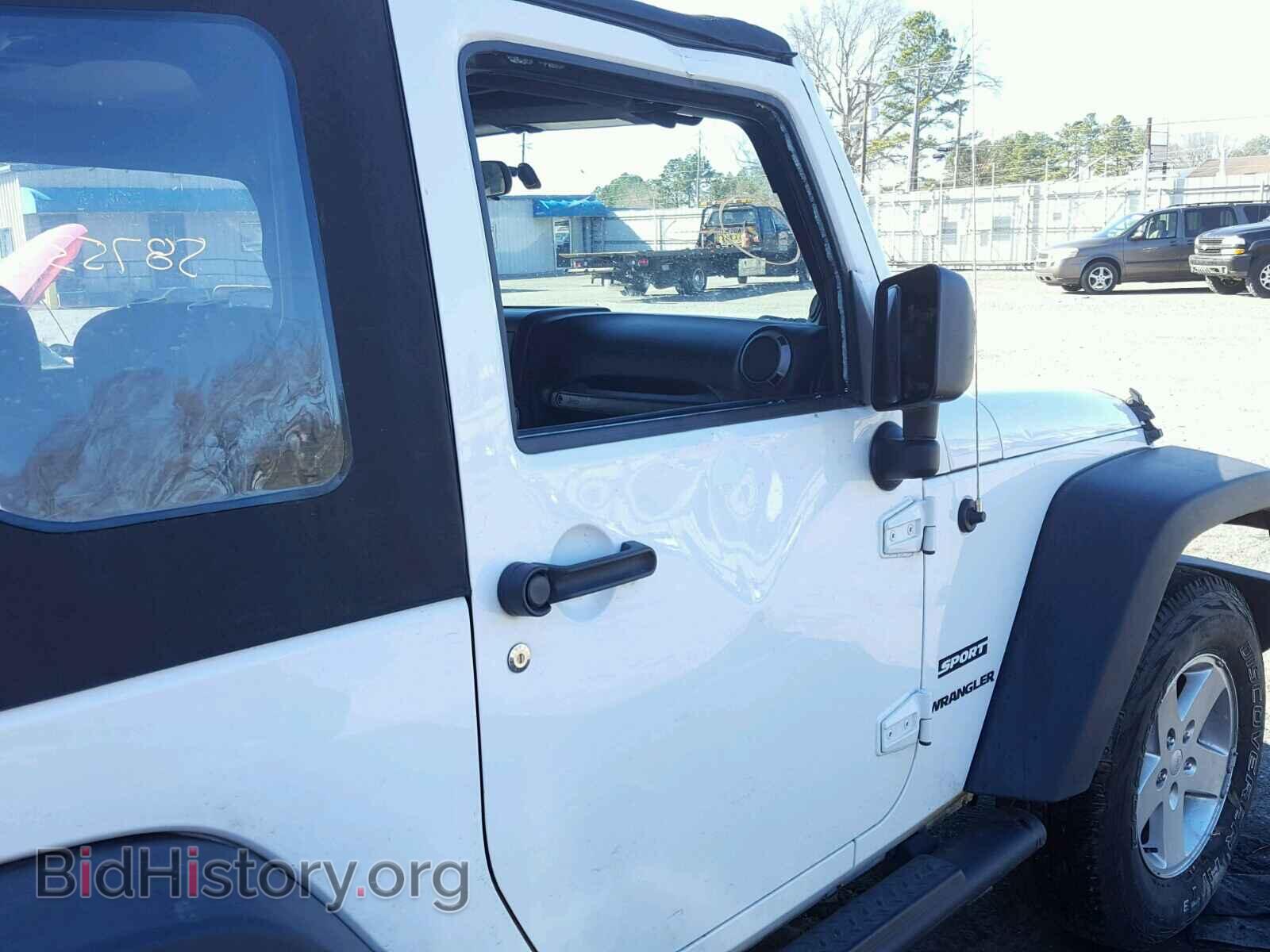 2011 JEEP WRANGLER - VIN: 1J4AA2D12BL602166 - Фото 9