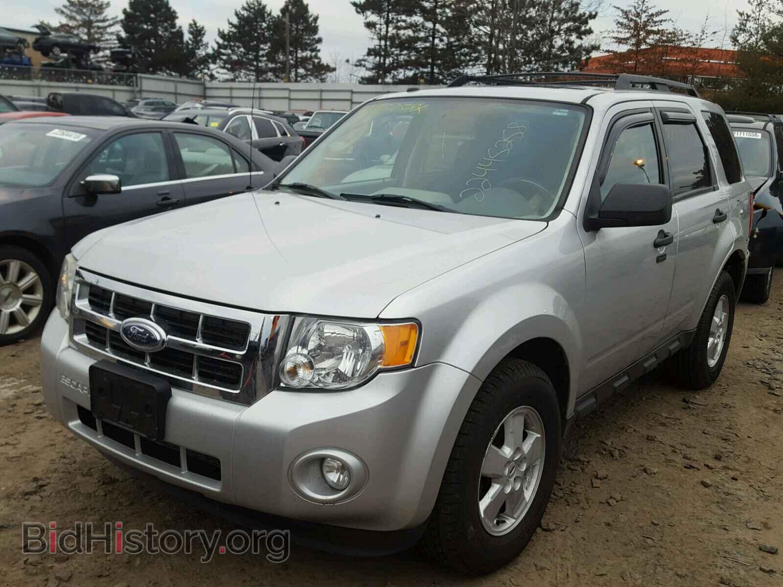 2009 FORD ESCAPE - VIN: 1FMCU93759KA14133 - Фото 2