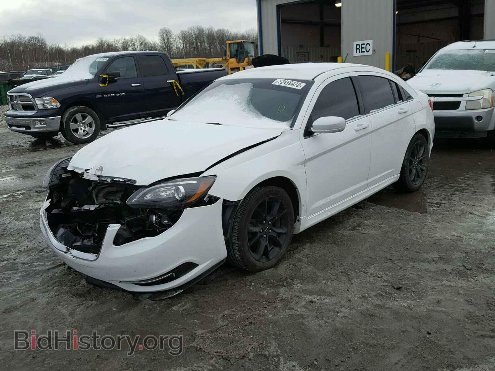 2013 CHRYSLER 200 - VIN: 1C3CCBCG1DN737570 - Photo 2