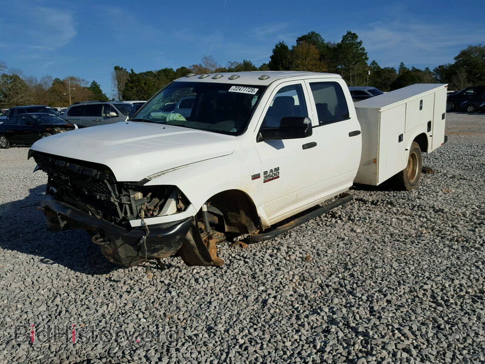 2014 RAM 3500 - VIN: 3C7WRTCJ0EG281423 - Photo 2