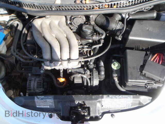 2000 VOLKSWAGEN BEETLE - VIN: 3VWCC21C6YM474002 - Фото 7