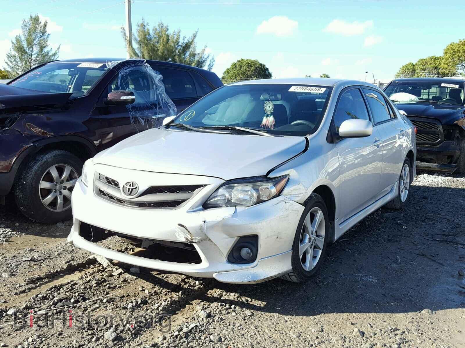 2011 TOYOTA COROLLA BA - VIN: 2T1BU4EE9BC666050 - Фото 2