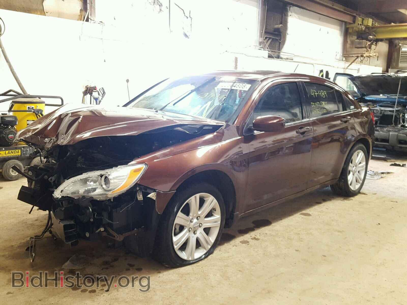 2013 CHRYSLER 200 - VIN: 1C3CCBBB5DN631774 - Фото 2