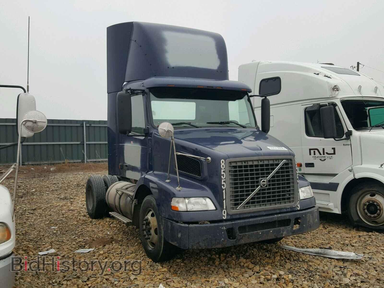 Photo  - VOLVO VN 2000