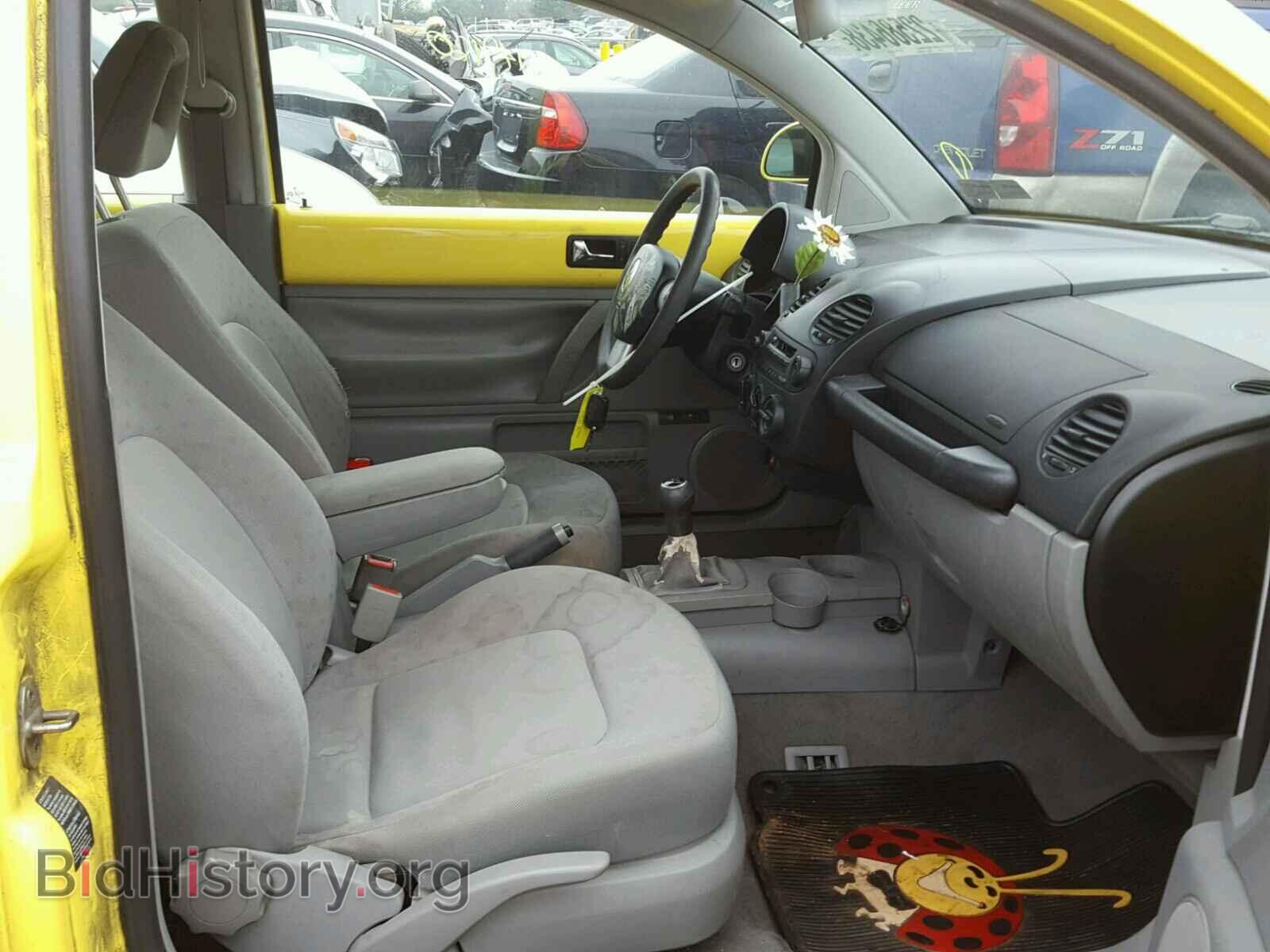 2000 VOLKSWAGEN BEETLE - VIN: 3VWCC21C3YM437487 - Фото 5
