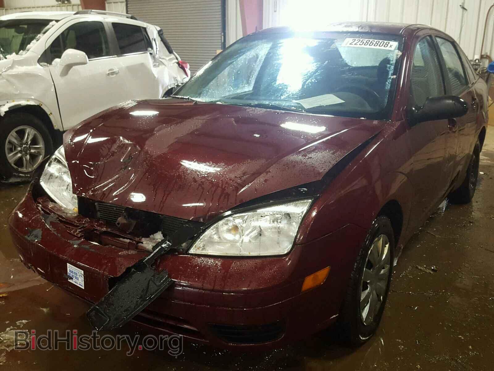 2007 FORD FOCUS - VIN: 1FAFP34N17W102577 - Фото 2
